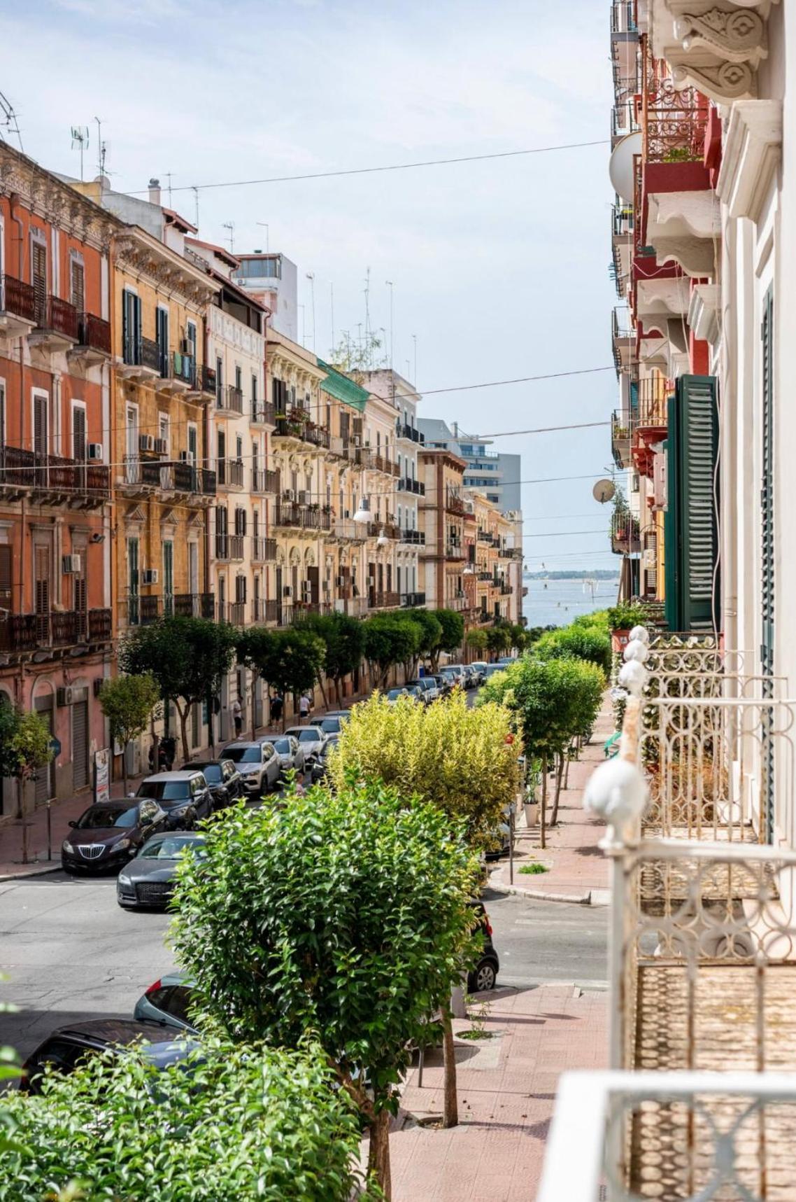 Nitti 76 Luxury Apartment Taranto Exterior foto